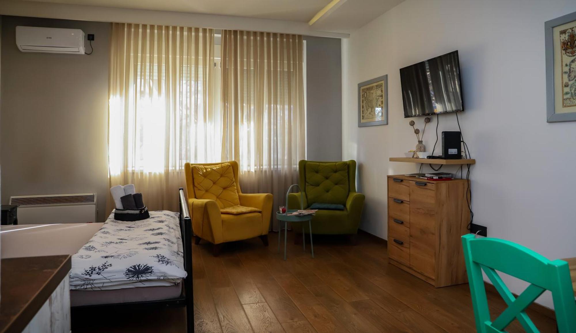 Rezervisi Slobodno, U Centru Smo Apartamento Novi Sad Exterior foto