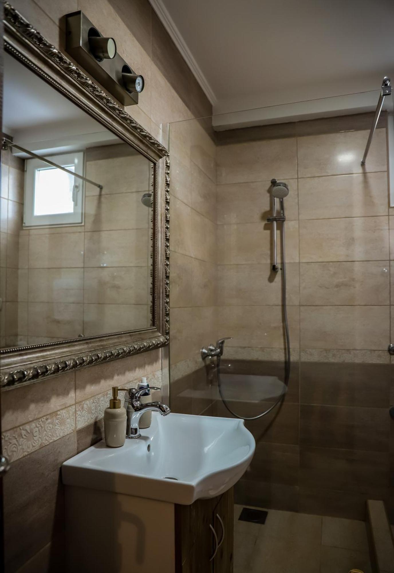 Rezervisi Slobodno, U Centru Smo Apartamento Novi Sad Exterior foto